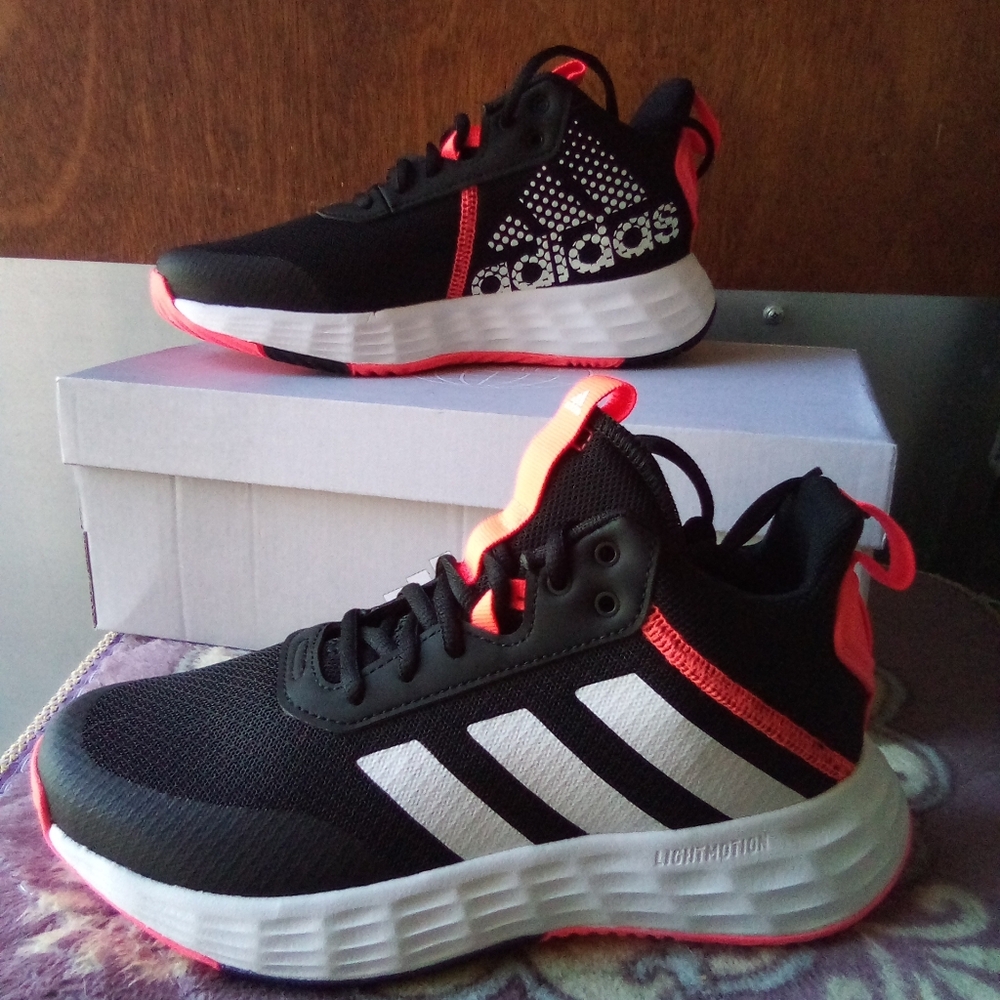 Adidas Black and Pink Sneakers Modern Design - Picture 6 of 6